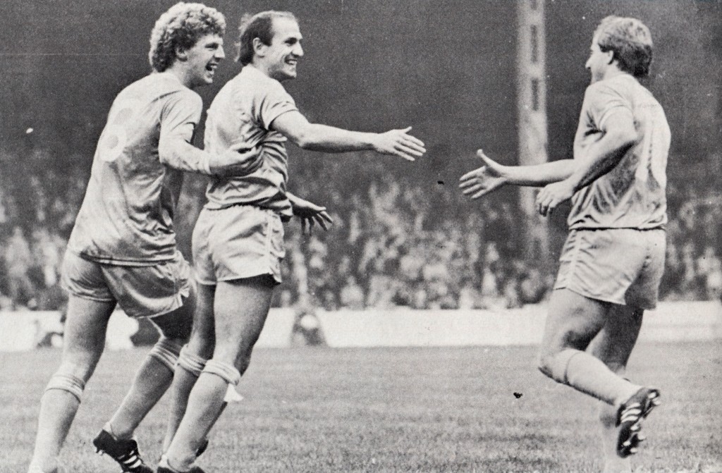 swansea-home-1982-to-83-tueart-goal-1024x671.jpg